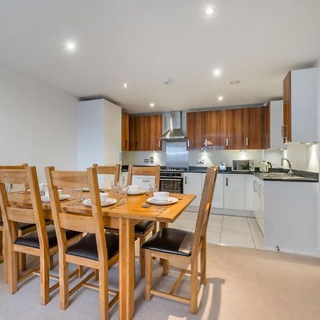 Luxury 2 Bedroom Large Balcony 5 Minutes To Kensington, Holland Park, Westfield Shopping Centre, Portobello Market 런던 외부 사진